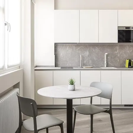 Dhome Pantano - Velasca Tower 아파트 *